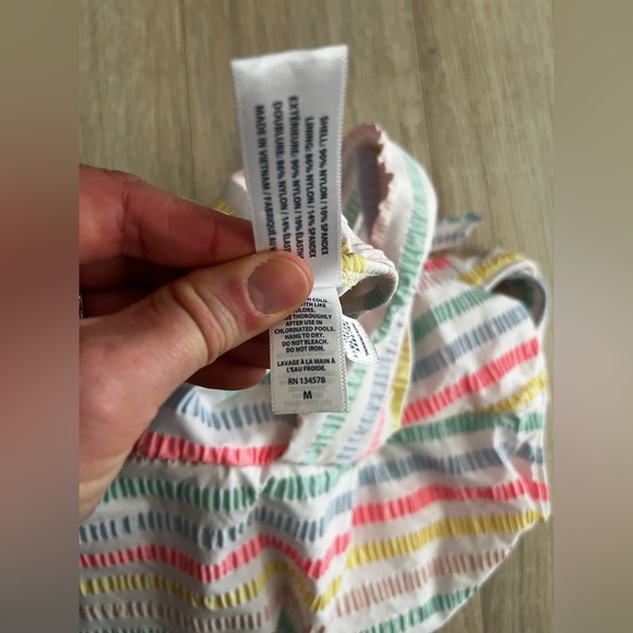 Vineyard Vines Women’s Seersucker Tie-Waist One-Piece Bathing Suit Stripes M - Picture 7 of 8